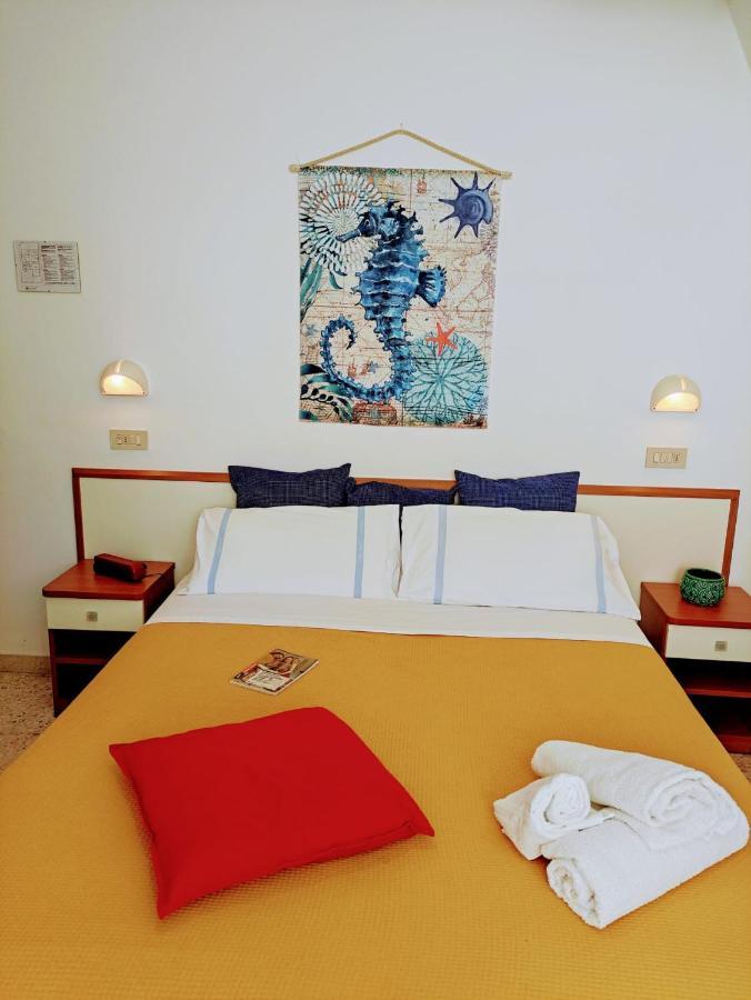 Hotel Adria B&B - Colazione Fino Alle 12 ميسانو ادرياتيكو المظهر الخارجي الصورة