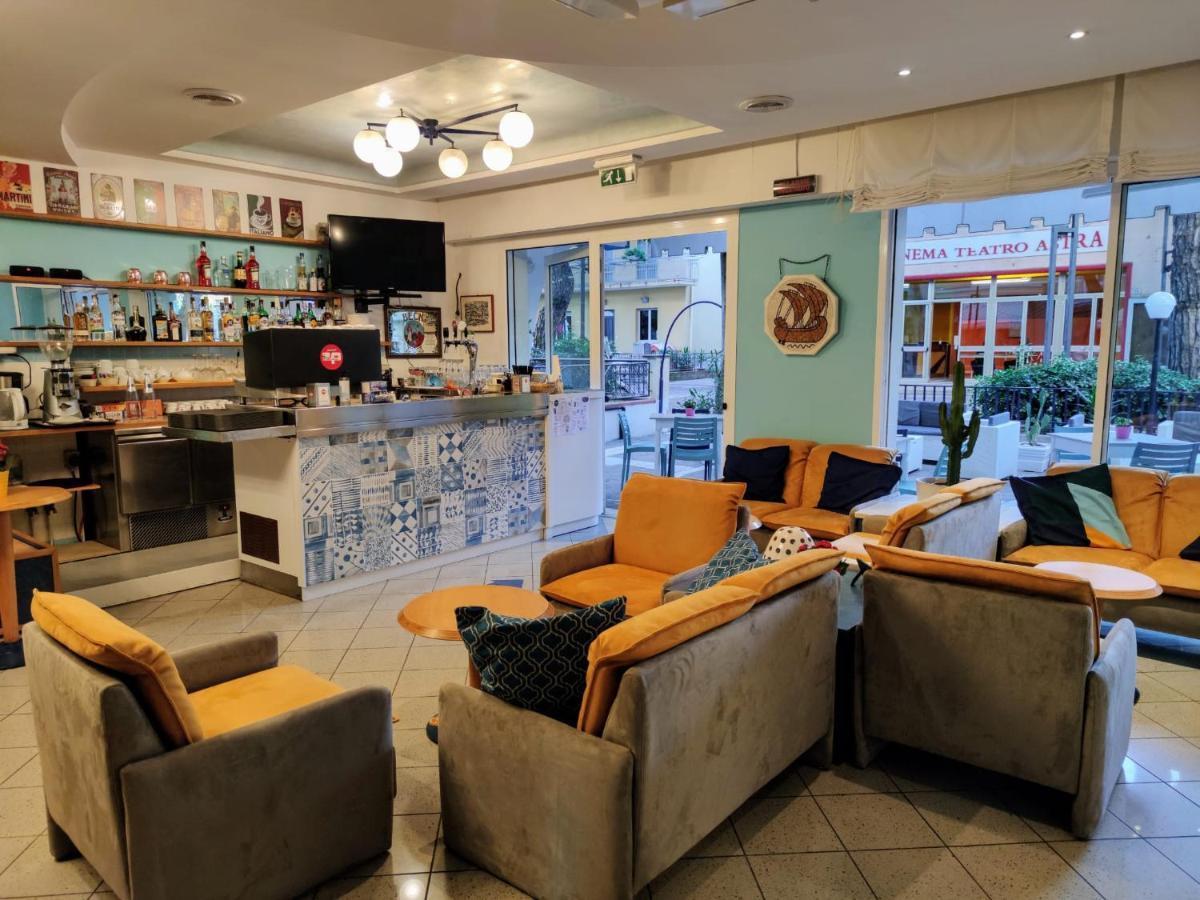 Hotel Adria B&B - Colazione Fino Alle 12 ميسانو ادرياتيكو المظهر الخارجي الصورة