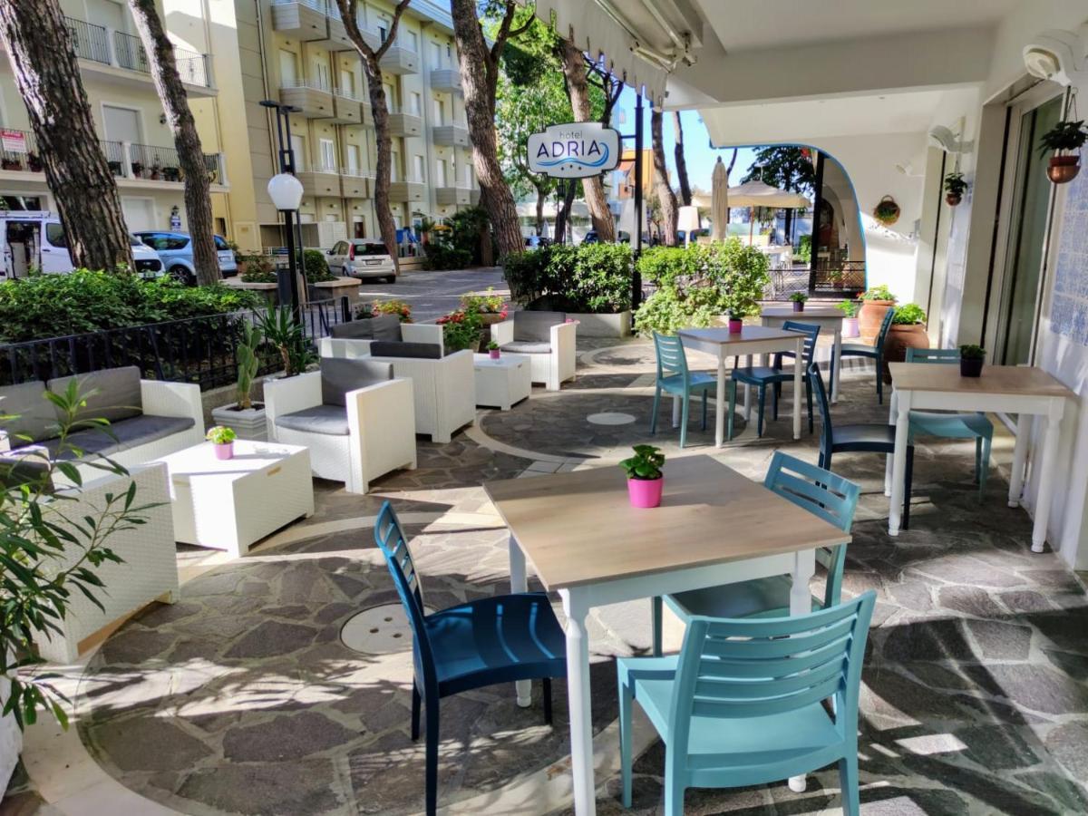 Hotel Adria B&B - Colazione Fino Alle 12 ميسانو ادرياتيكو المظهر الخارجي الصورة