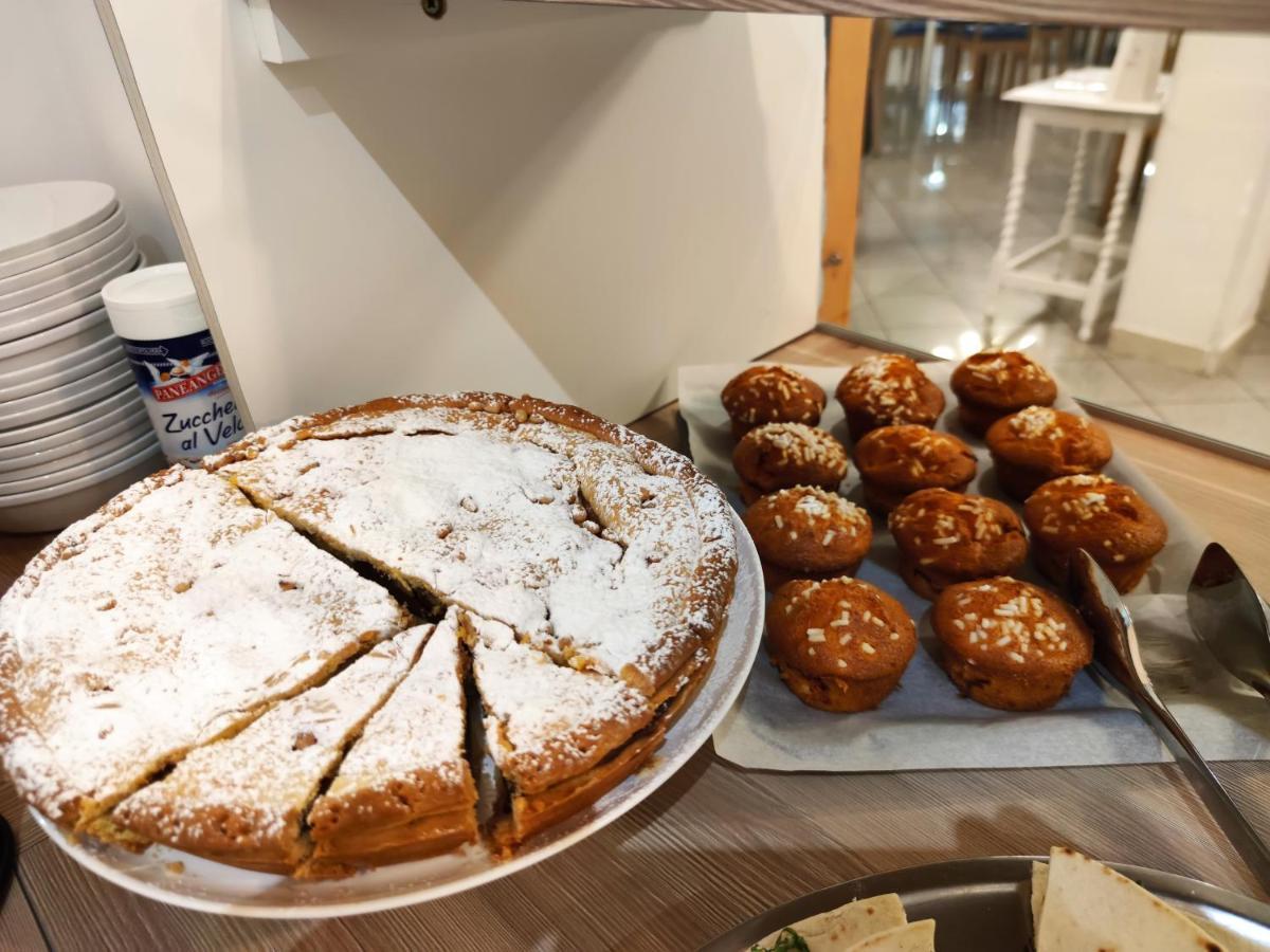 Hotel Adria B&B - Colazione Fino Alle 12 ميسانو ادرياتيكو المظهر الخارجي الصورة