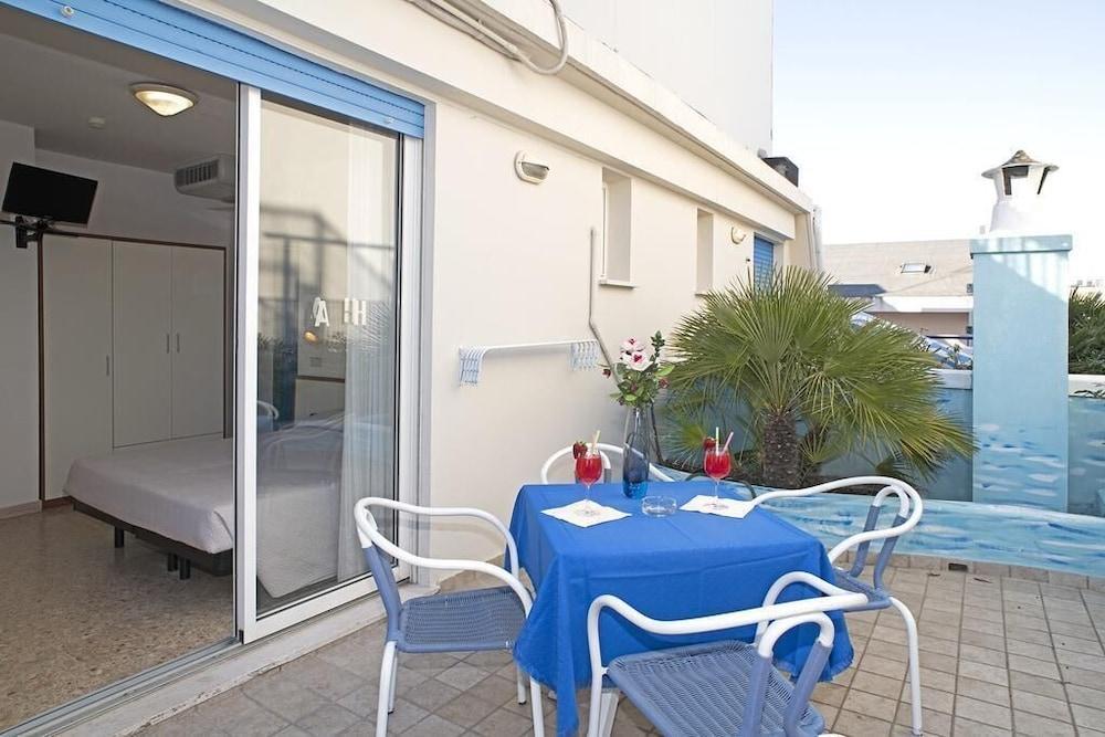 Hotel Adria B&B - Colazione Fino Alle 12 ميسانو ادرياتيكو المظهر الخارجي الصورة